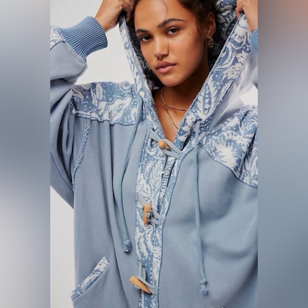 NWT-Free people Last Splash Sweatshirt in Windward Blue Combo